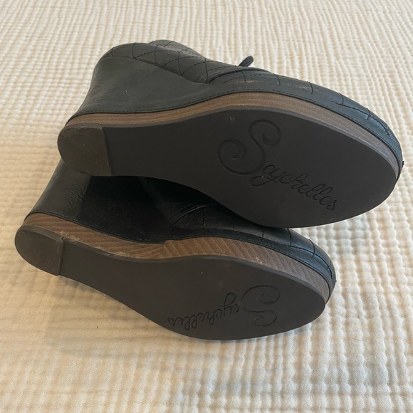 Seychelles Quilted Wedge Bootie - Picture 6 of 9